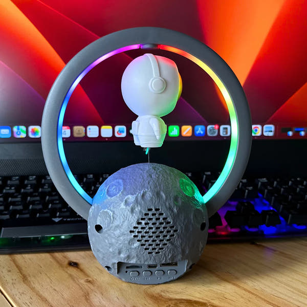 Altavoz Astronauta Flotante RGB